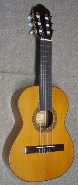 Front view of Esteve 3ST40 Child's 40cm Guitar